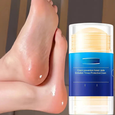 Dry and cracked heels, anti-crack cream, moisturizing cream.